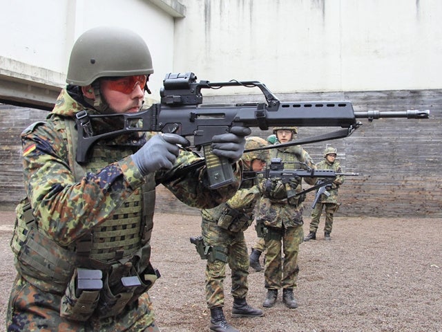 Gewehre Gold,Metall Bundeswehr:Taetigkeitsabz:Sicherungspersonal